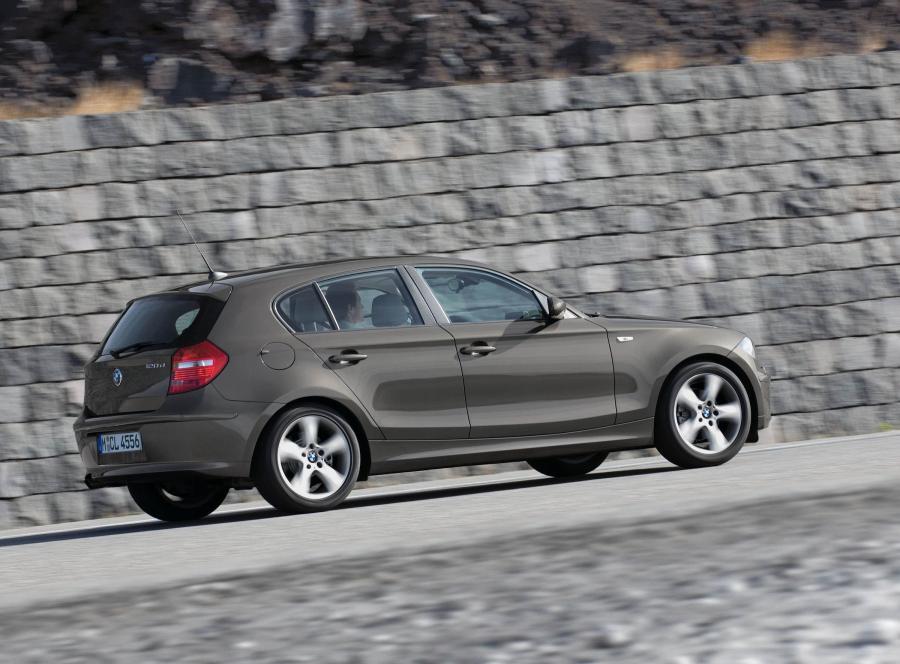  BMW 1-Series 5-Door 2005 года  (фото 28 из 187)